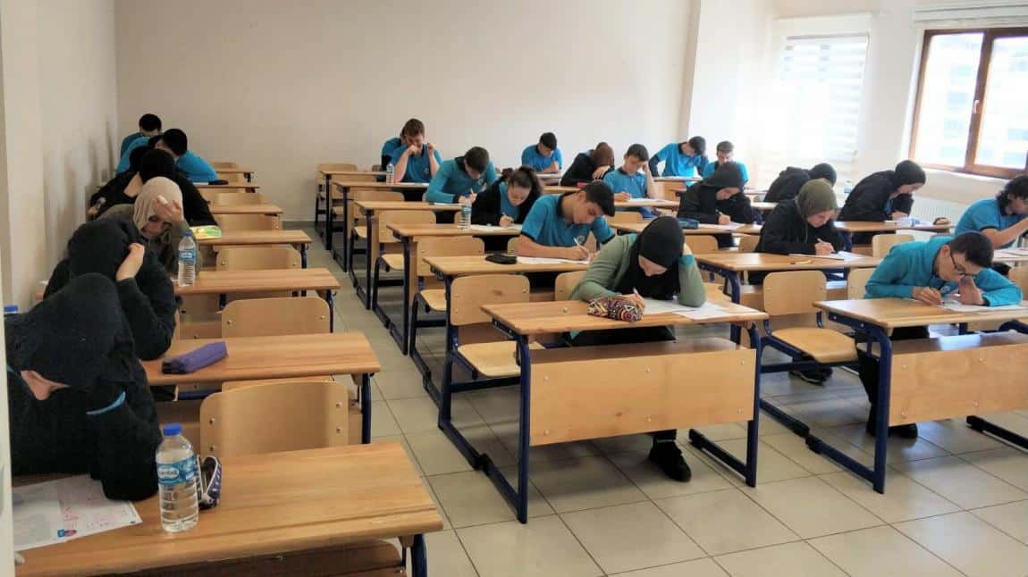 11. ve 12. Sınıf Öğrencilerimize Deneme Sınavı Yapıldı 